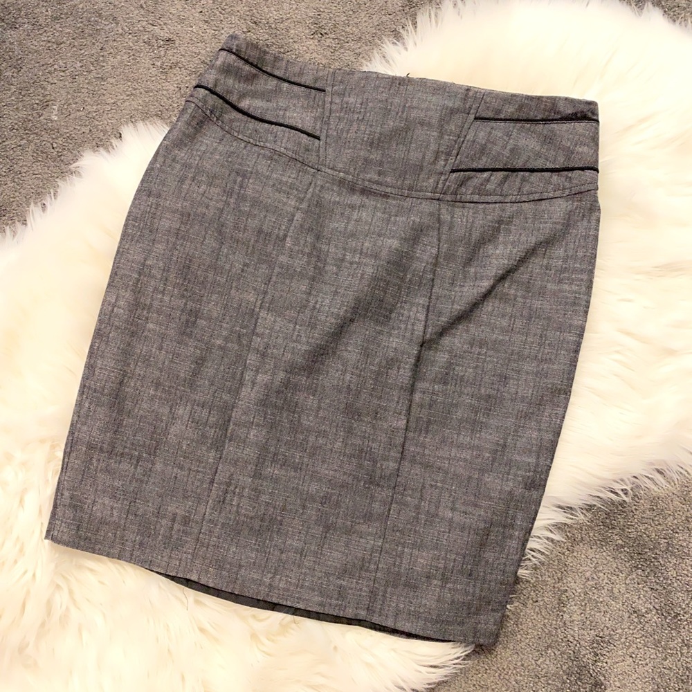 Grey pencil skirt with black piping